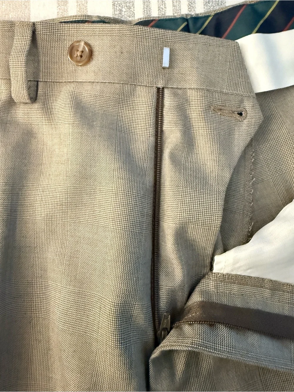 Chaps Men's Flat Front Shorts in Light Beige